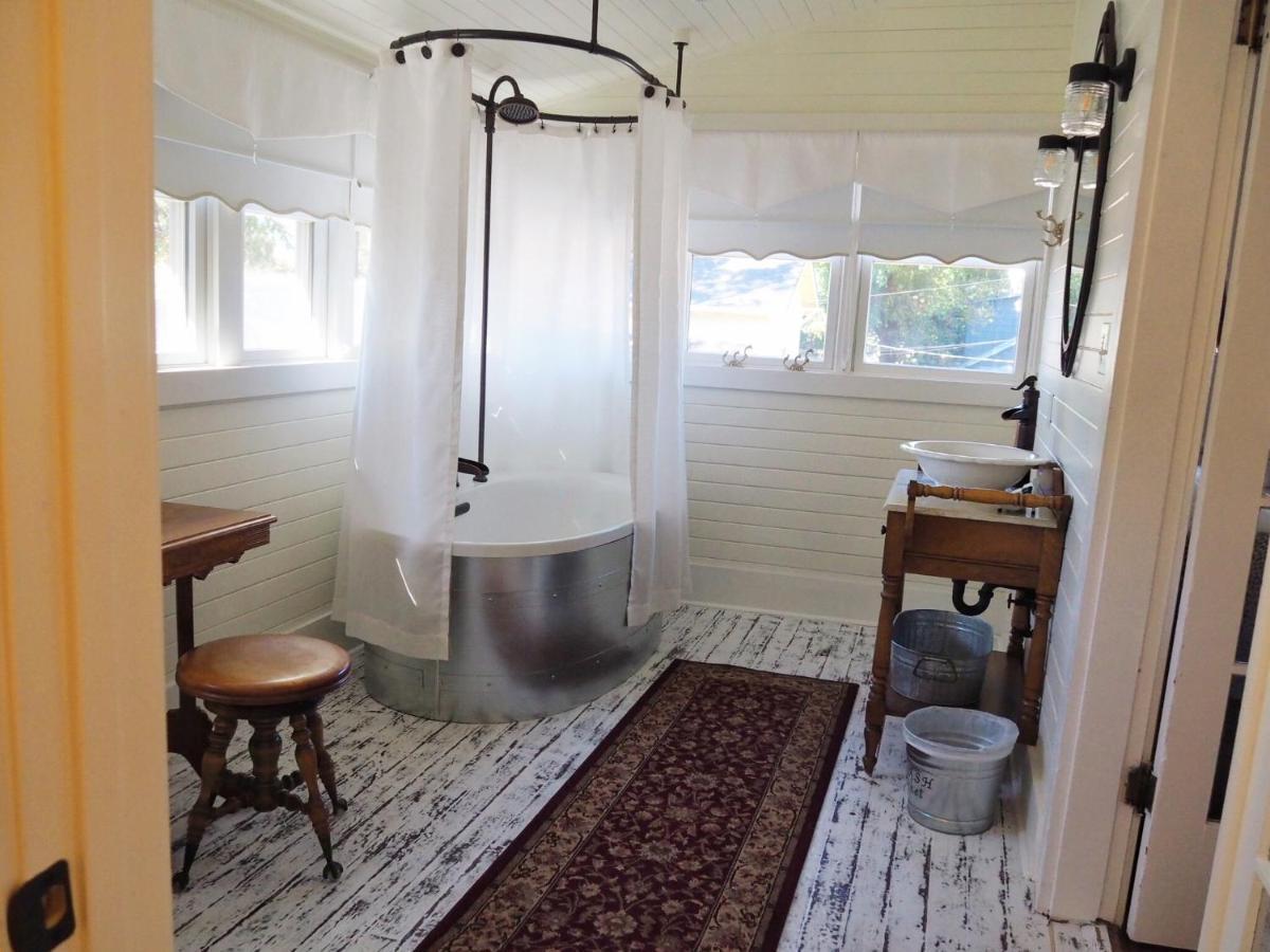 Lady Geneva Bed & Breakfast Medford Luaran gambar