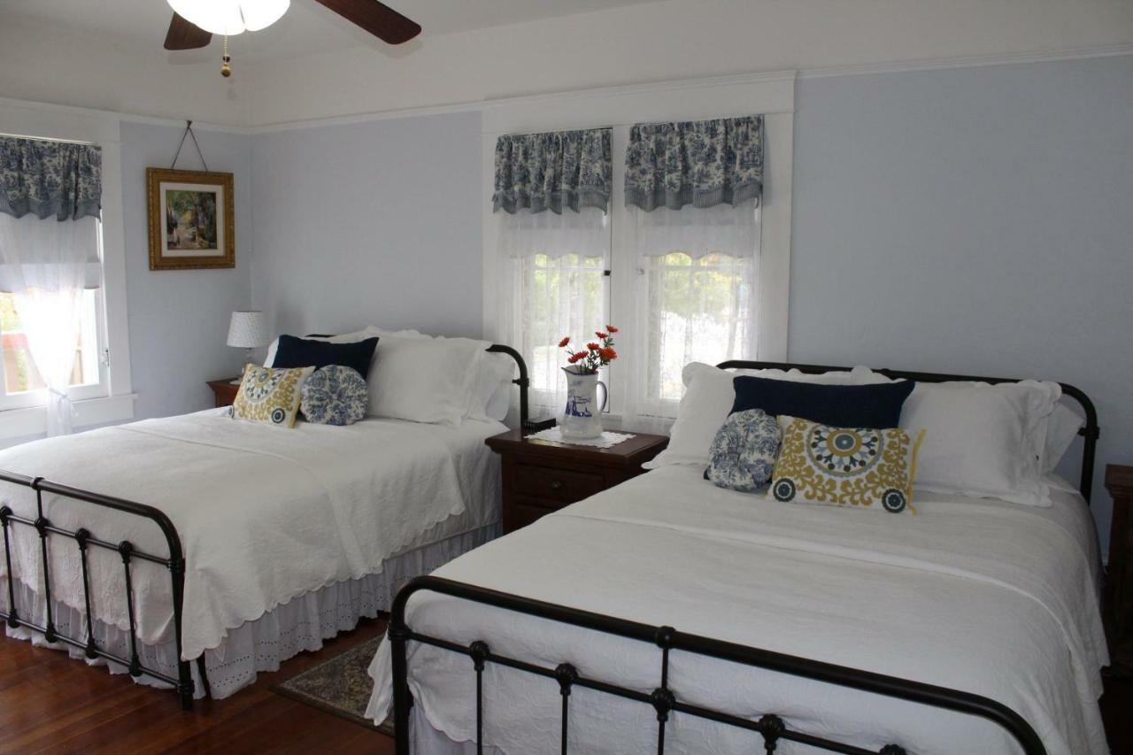 Lady Geneva Bed & Breakfast Medford Luaran gambar