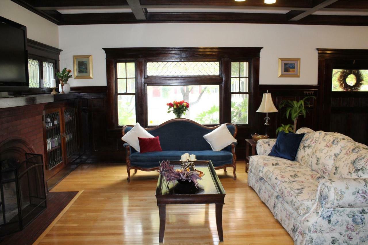 Lady Geneva Bed & Breakfast Medford Luaran gambar