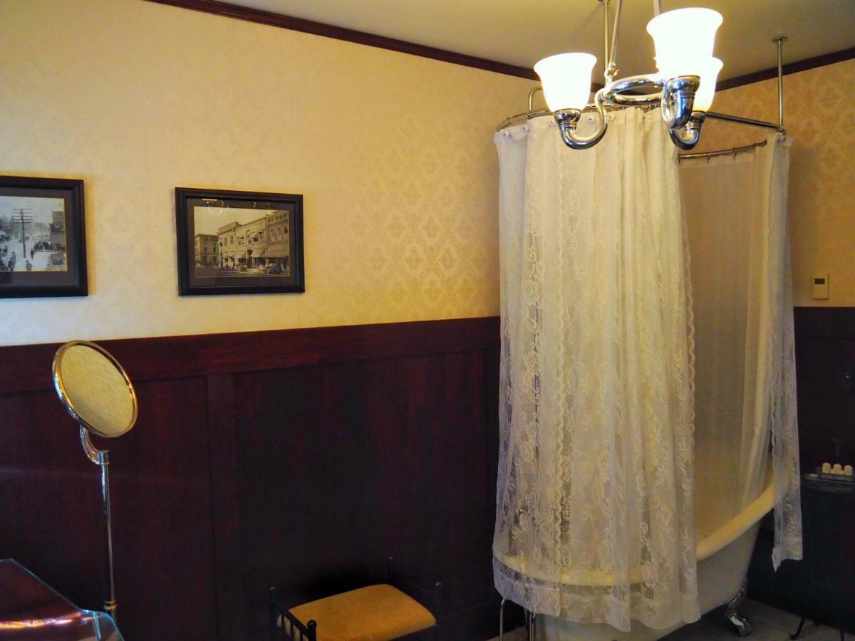 Lady Geneva Bed & Breakfast Medford Luaran gambar